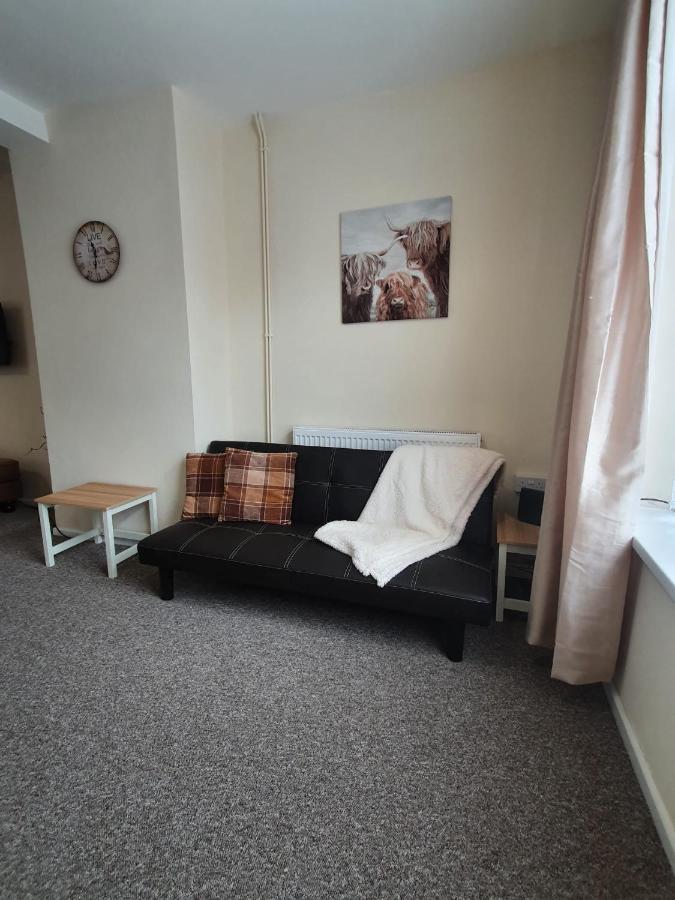 2 Bed House, Contractors & Holiday Guests Welcomed Dowlais ภายนอก รูปภาพ
