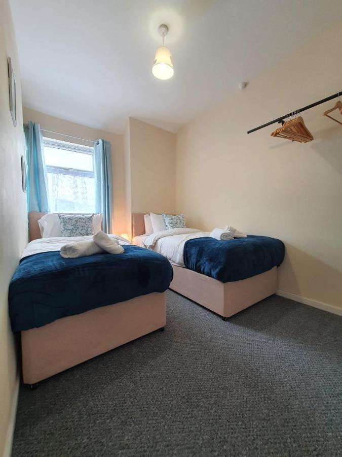 2 Bed House, Contractors & Holiday Guests Welcomed Dowlais ภายนอก รูปภาพ