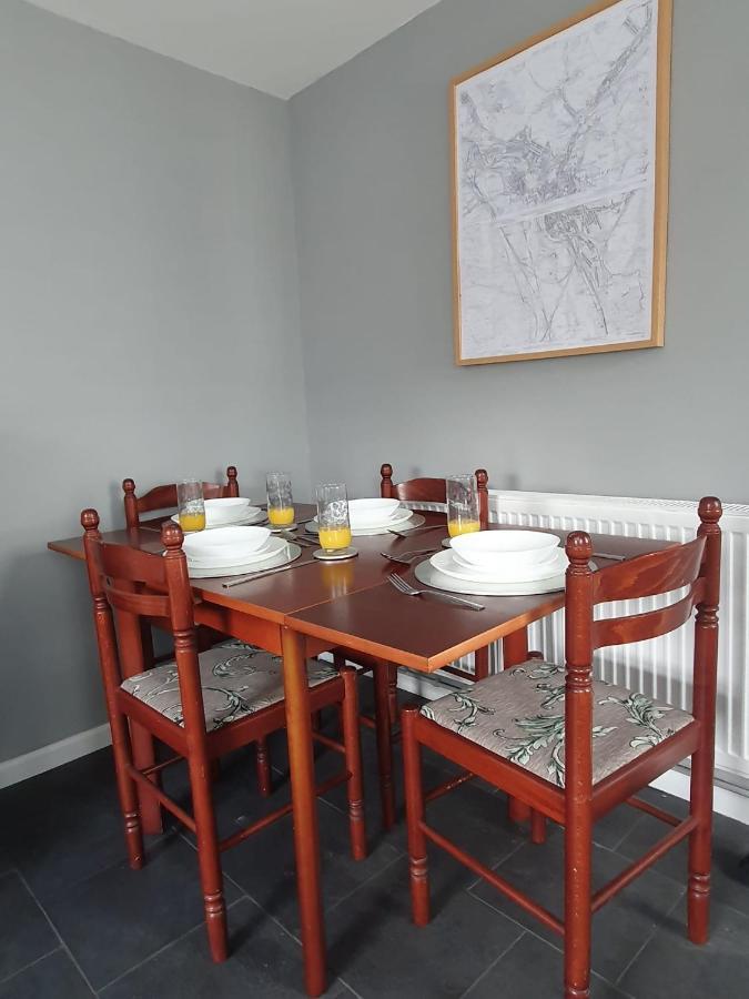2 Bed House, Contractors & Holiday Guests Welcomed Dowlais ภายนอก รูปภาพ